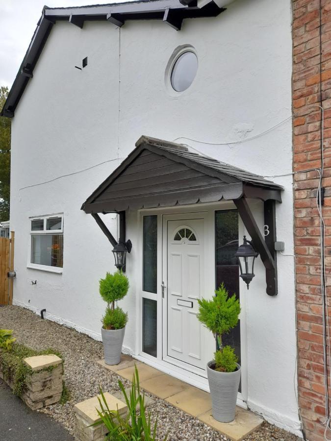 3 Brookside House * Pickering